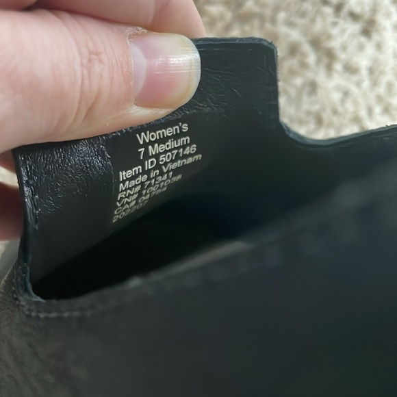 L.L. Bean Stonington Black Leather Slip-on Loafers Size 7 - Picture 5 of 5